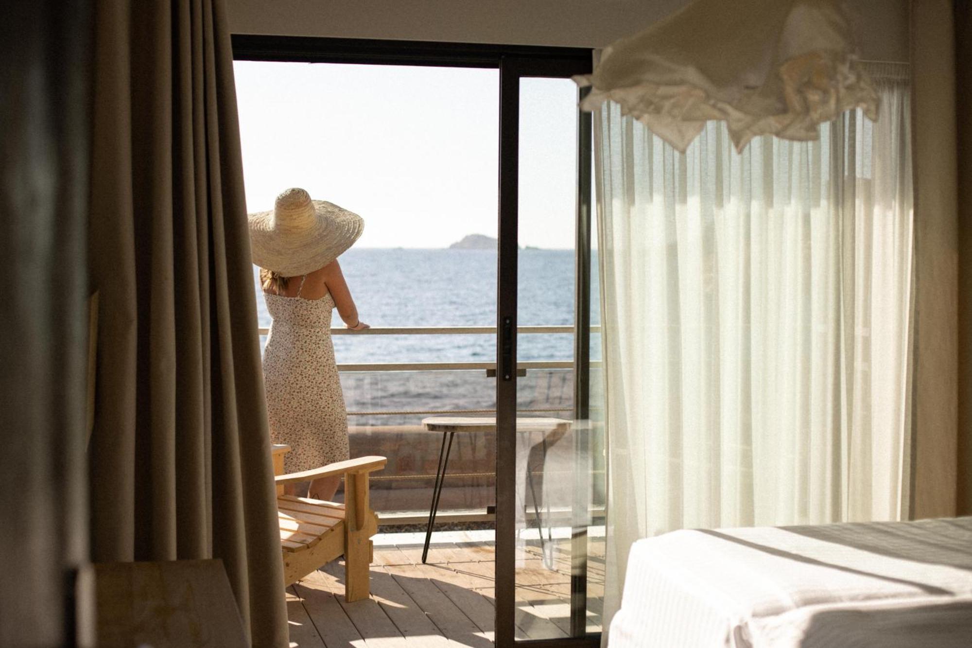 Hotel Plein Large Bandol Luaran gambar
